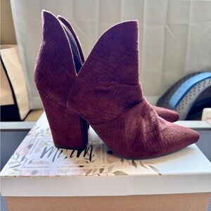 Mi iM Kendell scrunch booties wine colored.